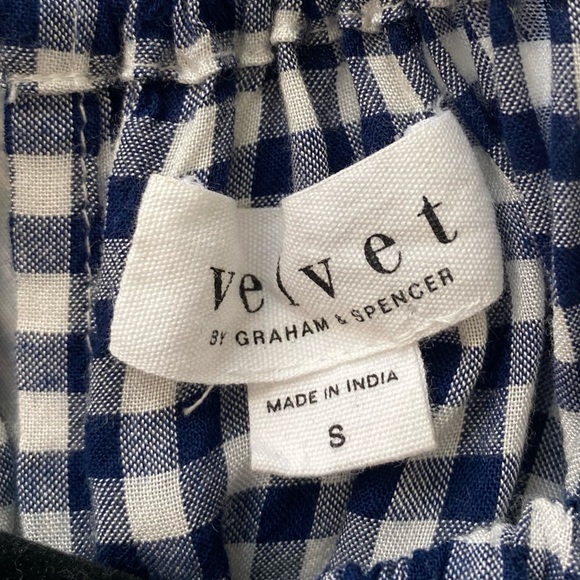 - Velvet top - Picture 2 of 7